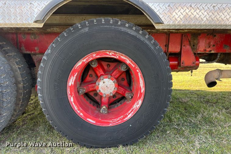 image for item EL5721 1985 Mack R688FCS pumper fire truck