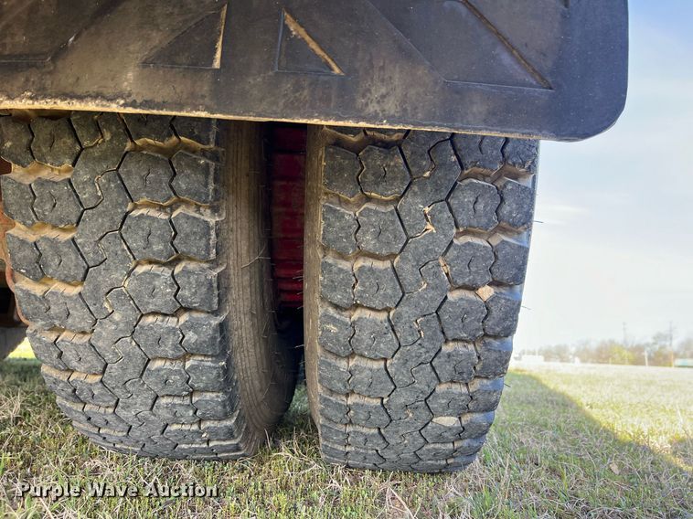 image for item EL5721 1985 Mack R688FCS pumper fire truck