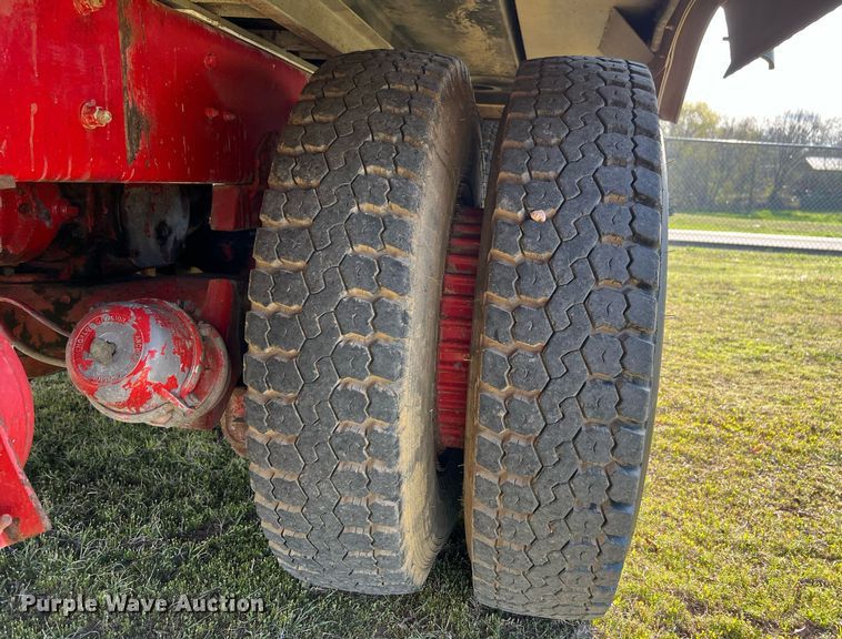 image for item EL5721 1985 Mack R688FCS pumper fire truck