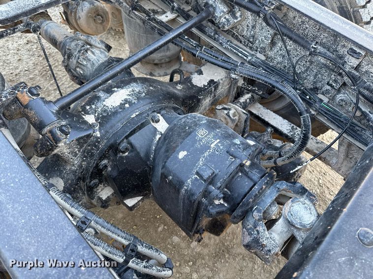 image for item EM3571 2016 Freightliner Cascadia 125 semi truck