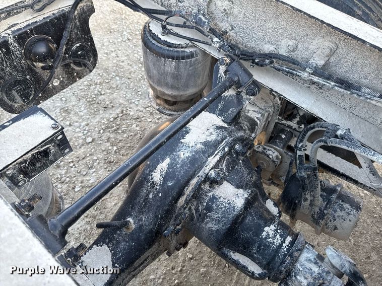 image for item EM3571 2016 Freightliner Cascadia 125 semi truck