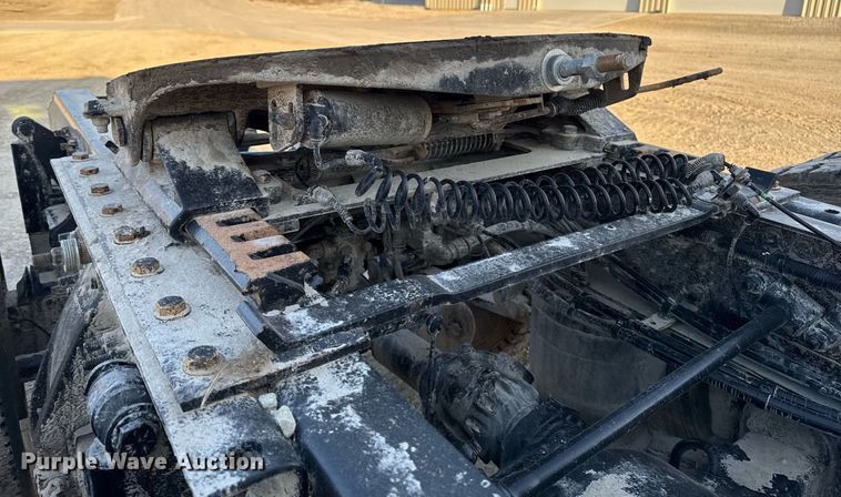 image for item EM3571 2016 Freightliner Cascadia 125 semi truck