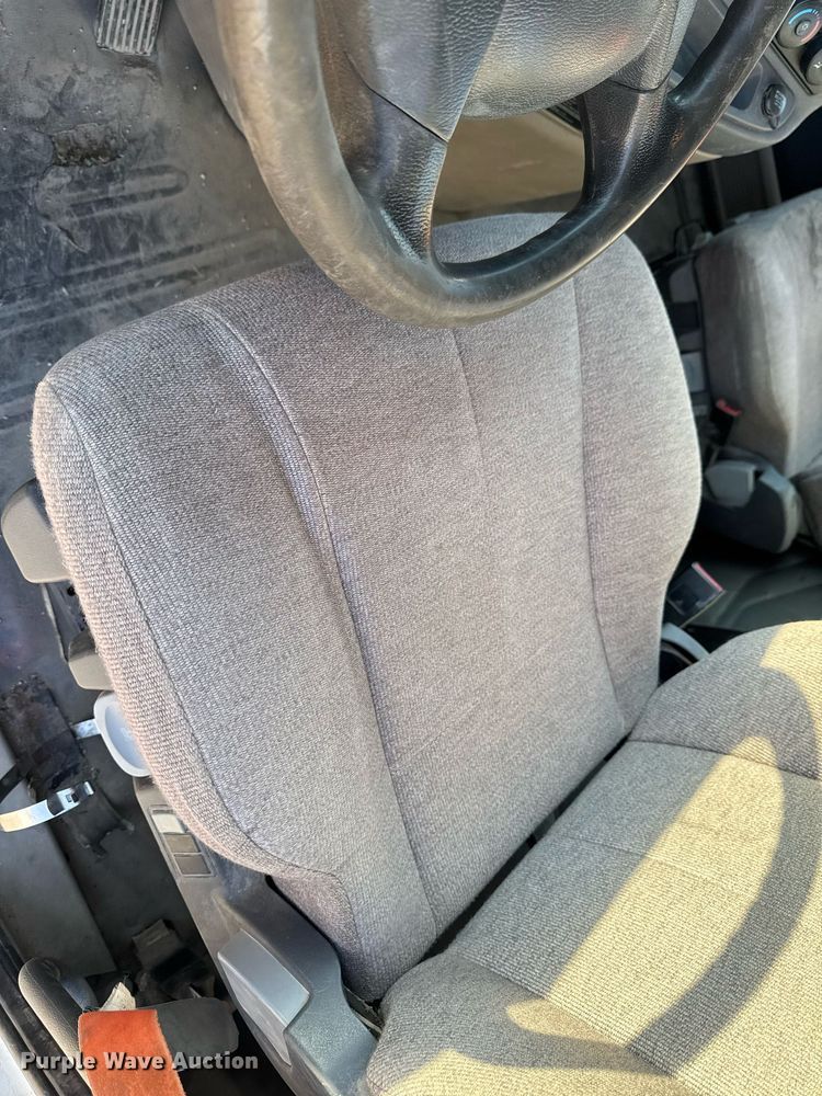 image for item EM3571 2016 Freightliner Cascadia 125 semi truck