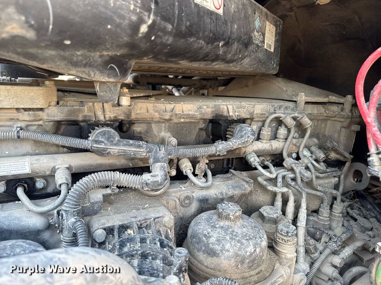 image for item EM3571 2016 Freightliner Cascadia 125 semi truck