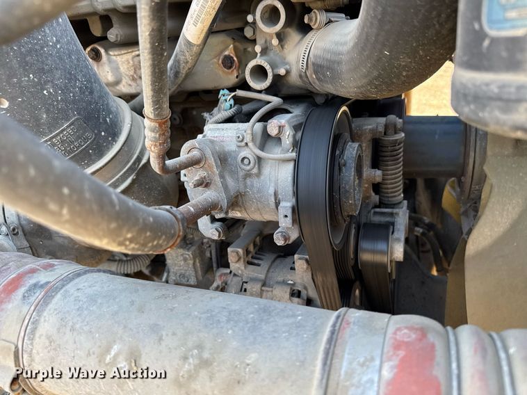 image for item EM3571 2016 Freightliner Cascadia 125 semi truck