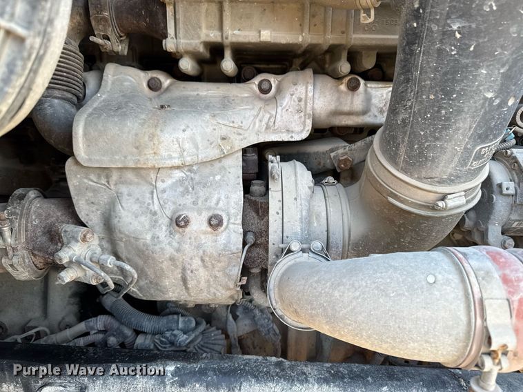 image for item EM3571 2016 Freightliner Cascadia 125 semi truck