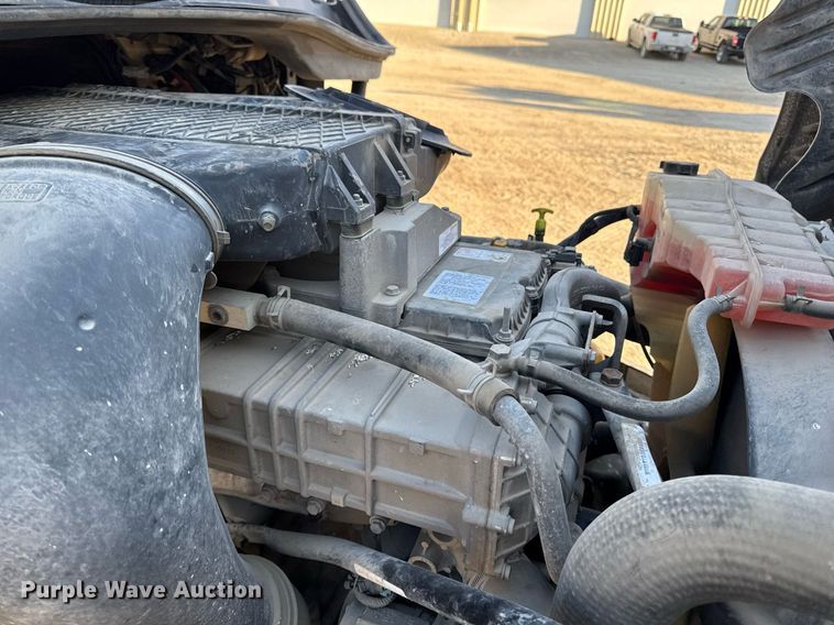 image for item EM3571 2016 Freightliner Cascadia 125 semi truck