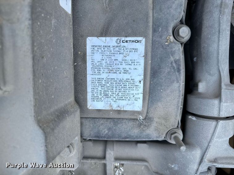 image for item EM3571 2016 Freightliner Cascadia 125 semi truck