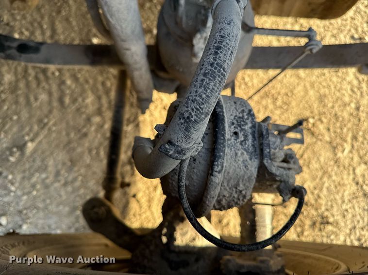 image for item EM3571 2016 Freightliner Cascadia 125 semi truck