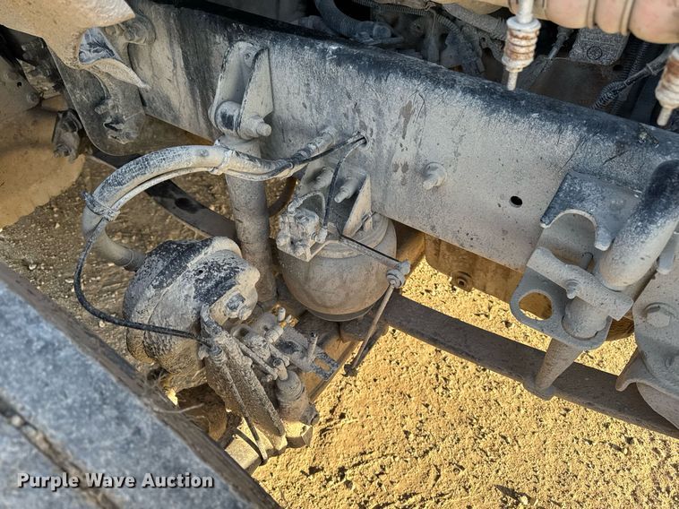 image for item EM3571 2016 Freightliner Cascadia 125 semi truck