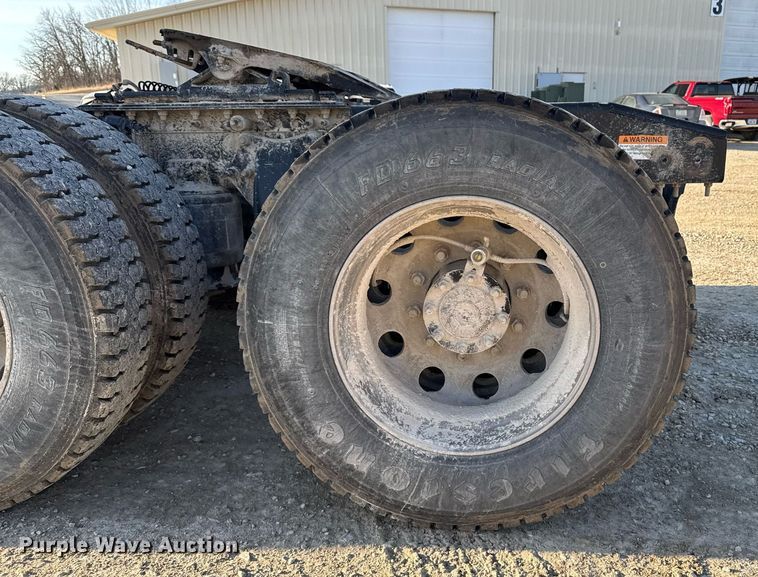 image for item EM3571 2016 Freightliner Cascadia 125 semi truck