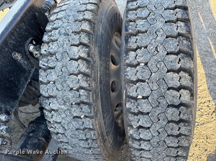 image for item EM3571 2016 Freightliner Cascadia 125 semi truck