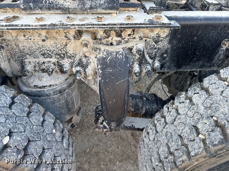 image for item EM3571 2016 Freightliner Cascadia 125 semi truck