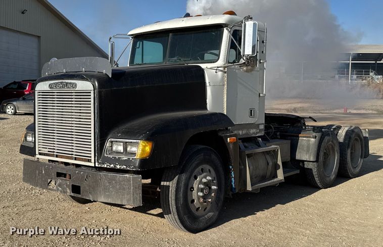 image for item EM3574 1995 Freightliner FLD120 semi truck