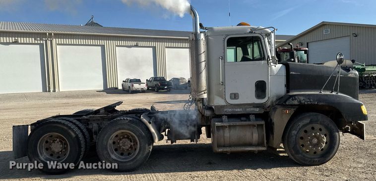 image for item EM3574 1995 Freightliner FLD120 semi truck