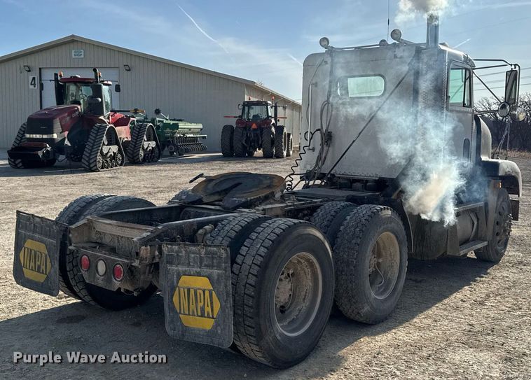 image for item EM3574 1995 Freightliner FLD120 semi truck