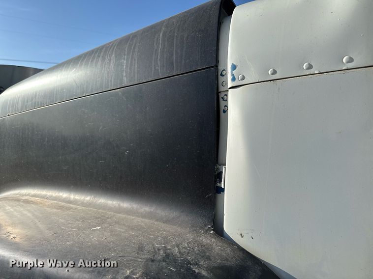 image for item EM3574 1995 Freightliner FLD120 semi truck