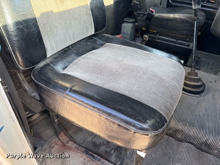 image for item EM3574 1995 Freightliner FLD120 semi truck