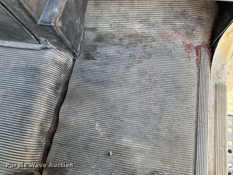 image for item EM3574 1995 Freightliner FLD120 semi truck