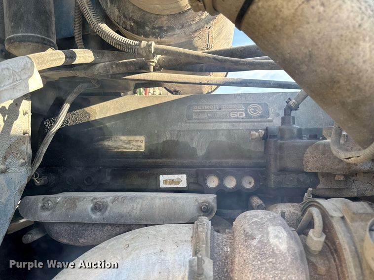 image for item EM3574 1995 Freightliner FLD120 semi truck