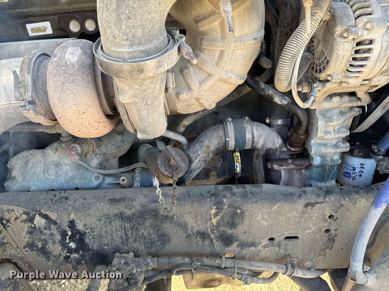 image for item EM3574 1995 Freightliner FLD120 semi truck