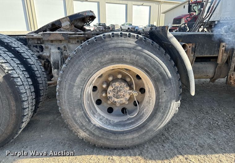 image for item EM3574 1995 Freightliner FLD120 semi truck