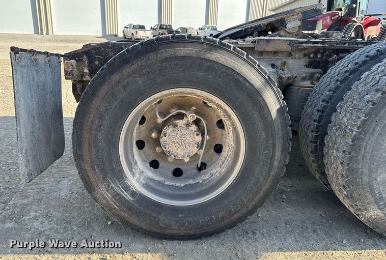 image for item EM3574 1995 Freightliner FLD120 semi truck