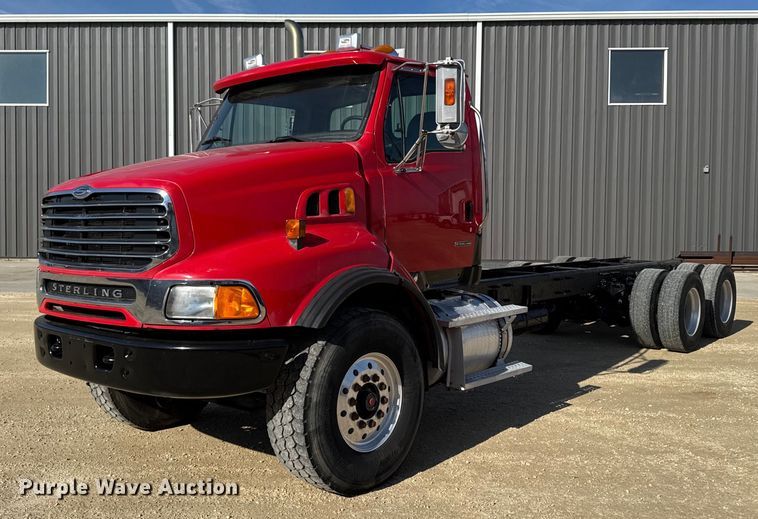 image for item EM3582 2005 Sterling LT9500 truck cab and chassis