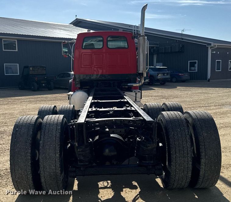 image for item EM3582 2005 Sterling LT9500 truck cab and chassis