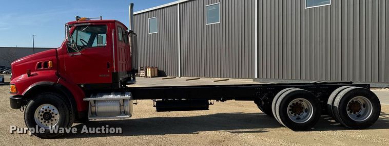 image for item EM3582 2005 Sterling LT9500 truck cab and chassis