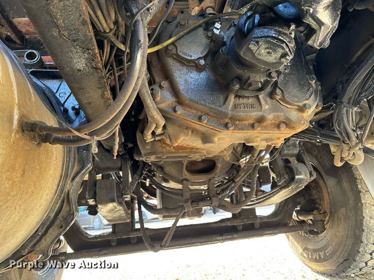 image for item EM3582 2005 Sterling LT9500 truck cab and chassis