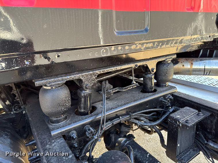 image for item EM3582 2005 Sterling LT9500 truck cab and chassis