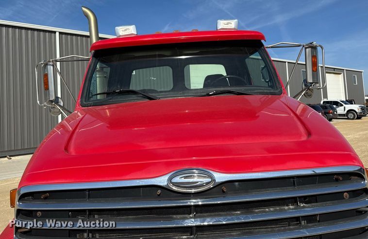 image for item EM3582 2005 Sterling LT9500 truck cab and chassis