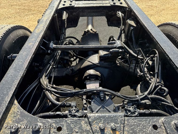 image for item EM3582 2005 Sterling LT9500 truck cab and chassis