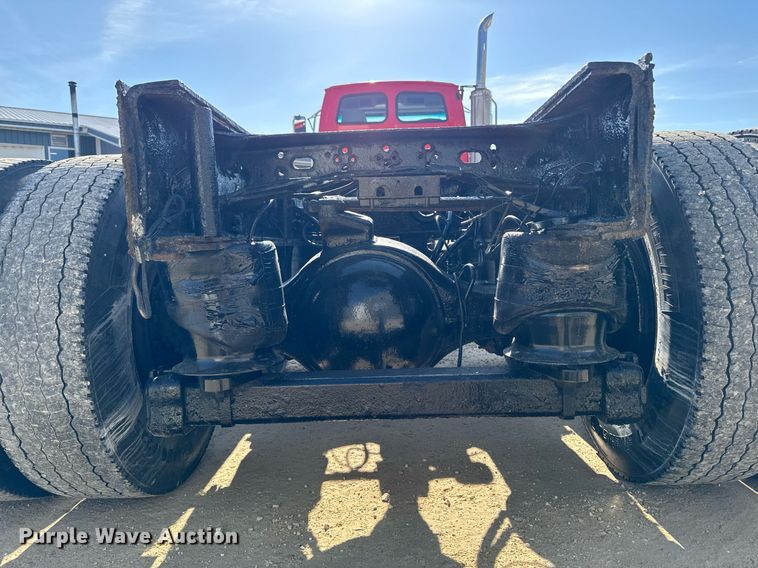 image for item EM3582 2005 Sterling LT9500 truck cab and chassis