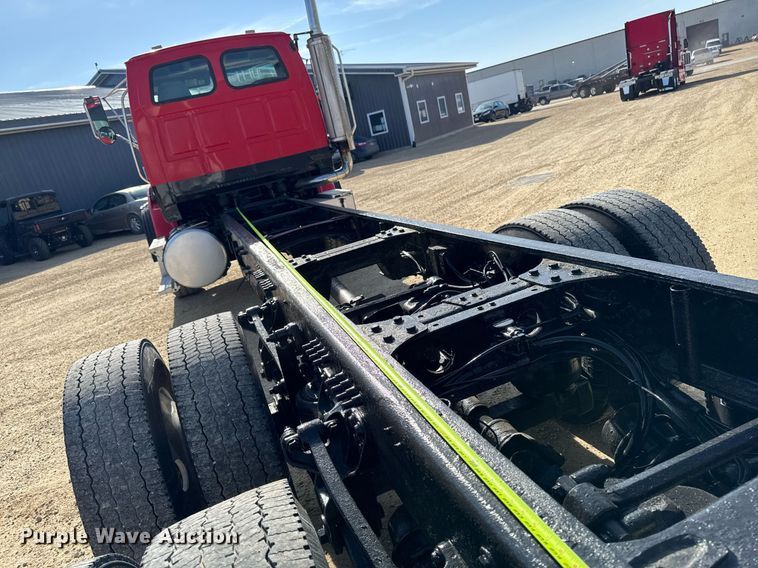 image for item EM3582 2005 Sterling LT9500 truck cab and chassis