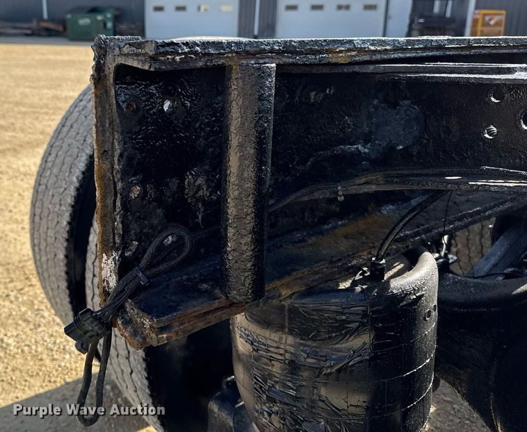 image for item EM3582 2005 Sterling LT9500 truck cab and chassis