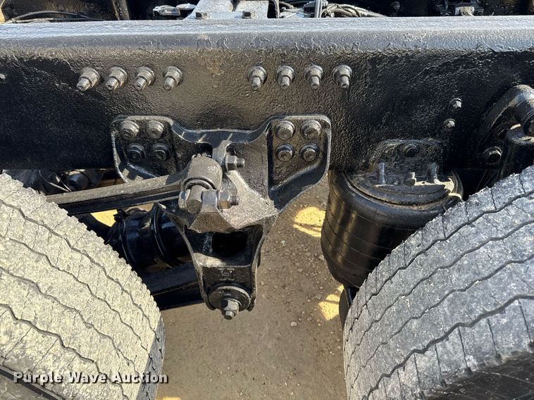 image for item EM3582 2005 Sterling LT9500 truck cab and chassis