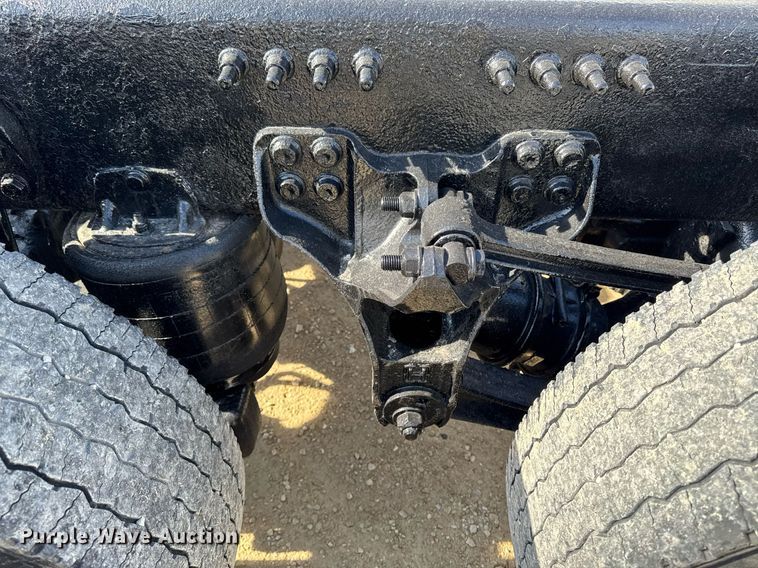 image for item EM3582 2005 Sterling LT9500 truck cab and chassis