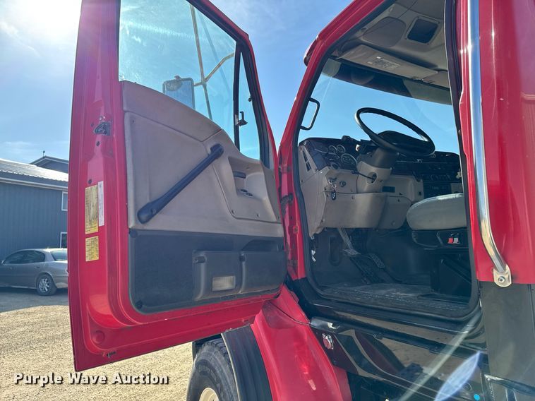 image for item EM3582 2005 Sterling LT9500 truck cab and chassis