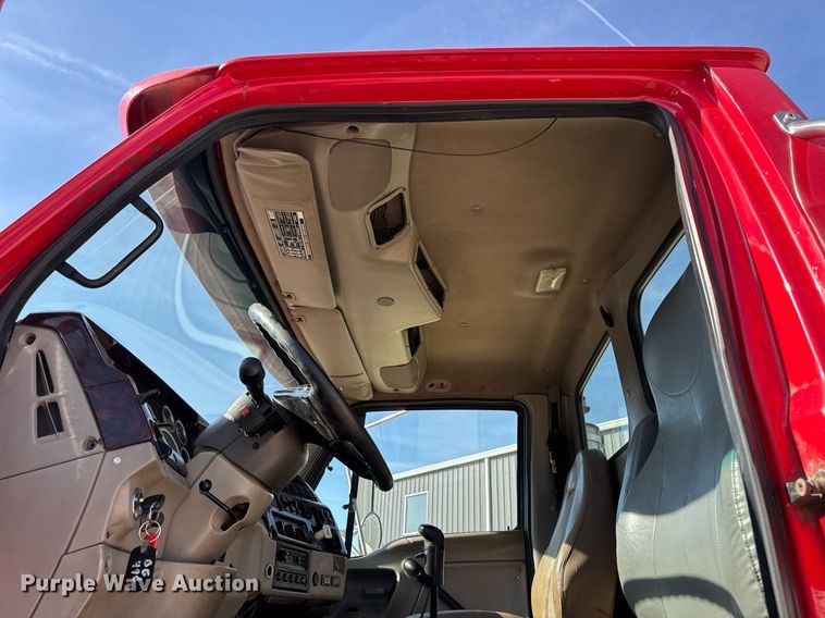 image for item EM3582 2005 Sterling LT9500 truck cab and chassis