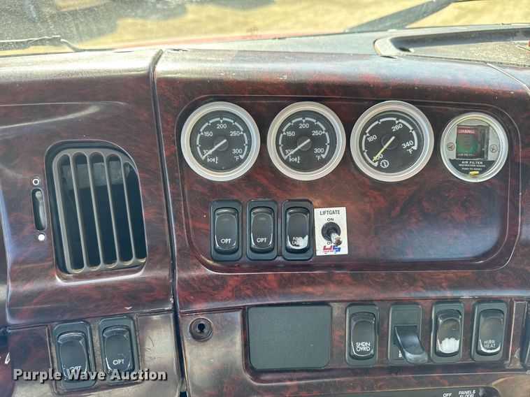 image for item EM3582 2005 Sterling LT9500 truck cab and chassis