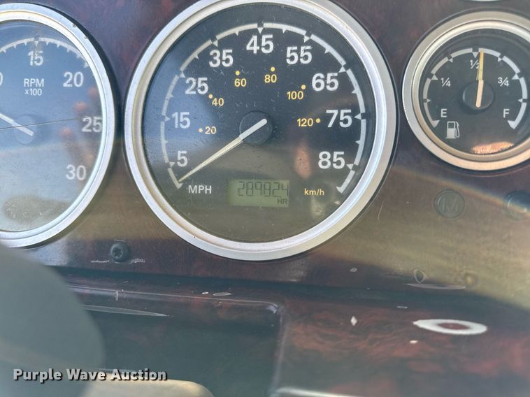 image for item EM3582 2005 Sterling LT9500 truck cab and chassis