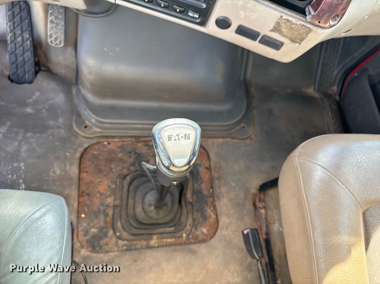 image for item EM3582 2005 Sterling LT9500 truck cab and chassis