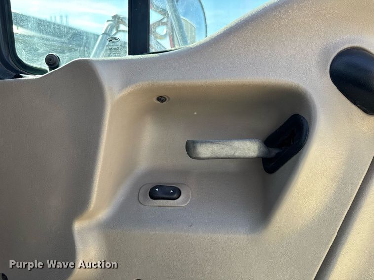 image for item EM3582 2005 Sterling LT9500 truck cab and chassis