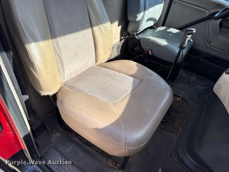 image for item EM3582 2005 Sterling LT9500 truck cab and chassis