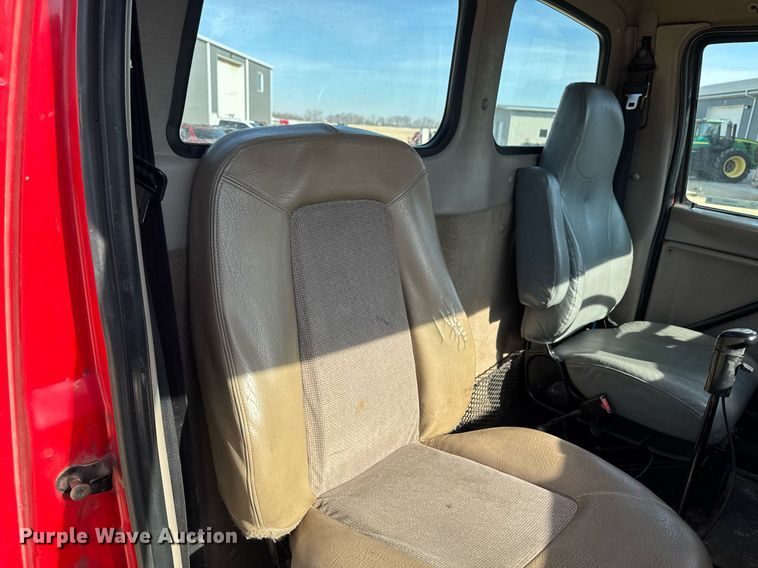 image for item EM3582 2005 Sterling LT9500 truck cab and chassis