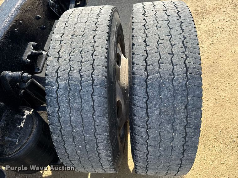 image for item EM3582 2005 Sterling LT9500 truck cab and chassis