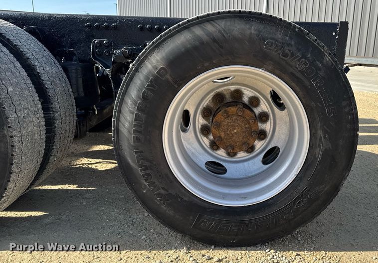 image for item EM3582 2005 Sterling LT9500 truck cab and chassis