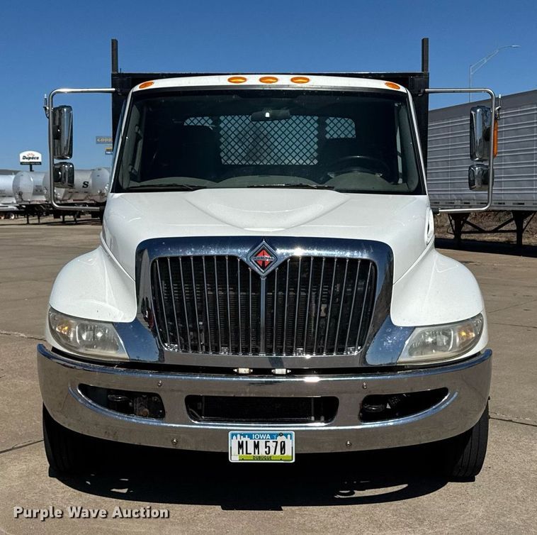 image for item EM3706 2017 International 4300SBA LP  flatbed truck